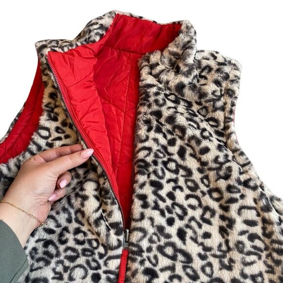 Maurice's Women’s 1X Faux Fur Reversible Puffer Vest Cheetah Print Red Mob Wife‎ - Picture 2 of 9